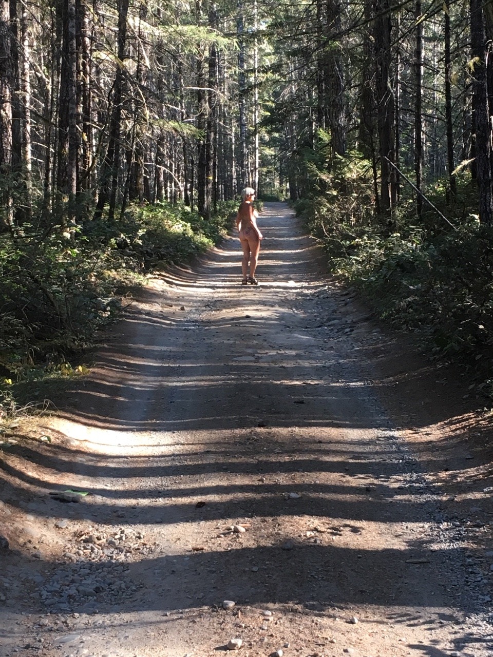 everydayvixen:  Country walk