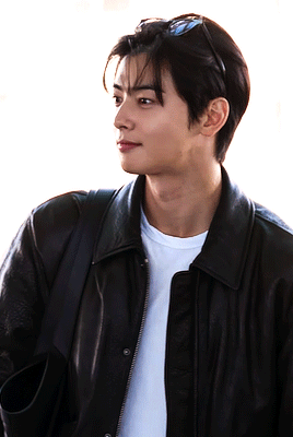 Eunwoo On The Way To Milan Fashion Week
