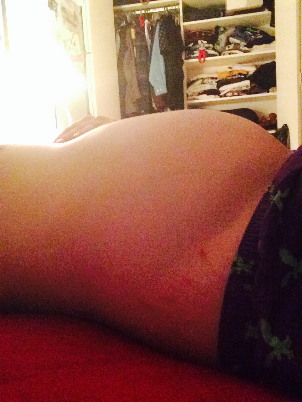 bellylover111:  I literally look like a human balloon xD my gut just keeps expanding!!!