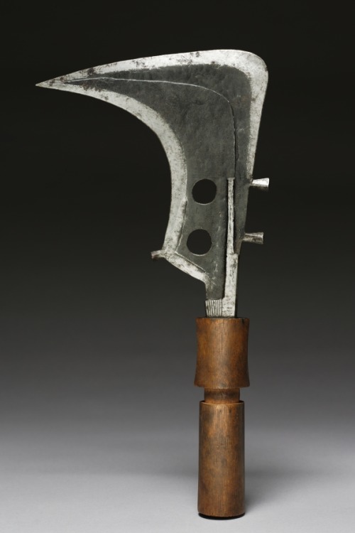 cma-african-art: Throwing knife, 1800, Cleveland Museum of Art: African ArtSize: Overall: 20 cm (7 7