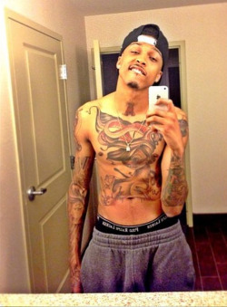 Everymale:  August Alsina (Bulge)   Everymale: Follow, Reblog And Share! The Best