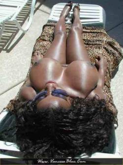 chocolatesamson:  VANESSA BLUE Poolside pt3