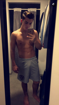 youtuberbulge:  Grayson Dolan 😍