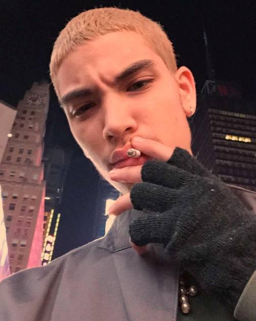 louietv:  3am black friday (at Times Square, New York City)