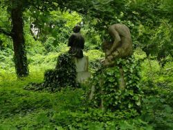 sixpenceee:   Kerepesi Cemetary: (“Fiume Road National Graveyard”) is the most famous cemetery in Budapest. It is one of the oldest cemeteries in Hungary which has been almost completely preserved. These photos are of a still abandoned area in the