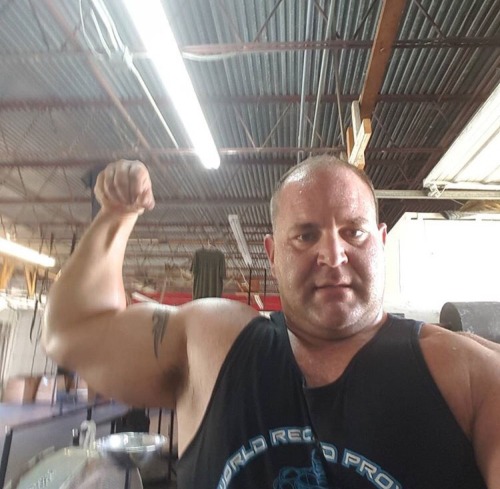 musclebear5: Am I the only one who has a huge fetish for muscle cops ? Nice