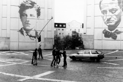 shihlun:  Shooting the movie La Haine, with the giant frescoes of Rimbaud and  Baudelaire that decorate Chanteloup-les-Vignes.  Photograph: Gilles  Favier 