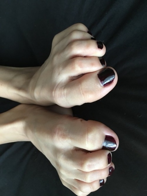 cutewifefeet:Here ya go, my doods. Painted. Ready for suckin.