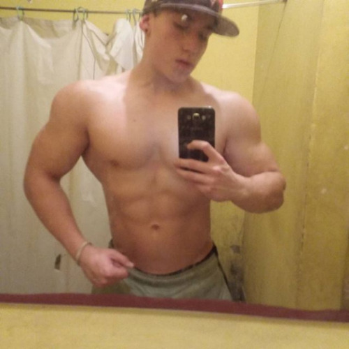 este musculin me encanto :) &lt;3 :O aportes a kakosexy_@hotmail.com