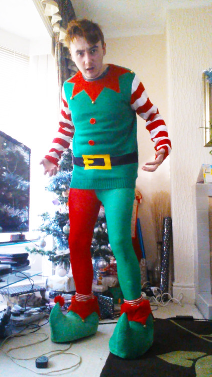 orangehares:  Elf-ification?I just really like dressing up. The festive spirit is possesing me.There is still a hat to come as well,   I am massively getting into the christmas spirit this year. I am now an elf apparently. Imagining the spirit of Christma