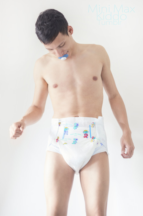 minimaxkiddo:  ABUniverse sure has some really awesome big boy diapers! :D  VERY sexy diapered man