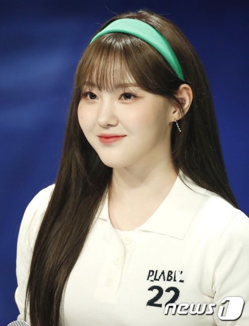 Press pictures of Chaehyun as MC of ‘The Show’ 