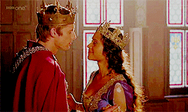 chase-steins:kate’s television meme: 5/40 canon couplesarthur pendragon & guinevere merlin“how c
