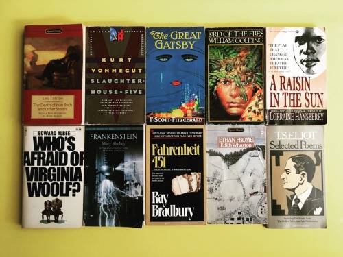 macrolit:  macrolit:    Giveaway Contest: We’re giving away ten vintage paperback classics by Kurt Vonnegut, Mary Shelley, Leo Tolstoy, Lorraine Hansberry, F. Scott Fitzgerald, and others. Won’t these look lovely on your shelf? :DTo win these classics,