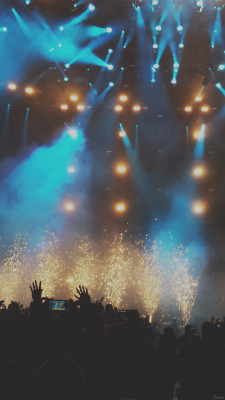 drugsareradmkay:  2uinn:  Alesso || Electric