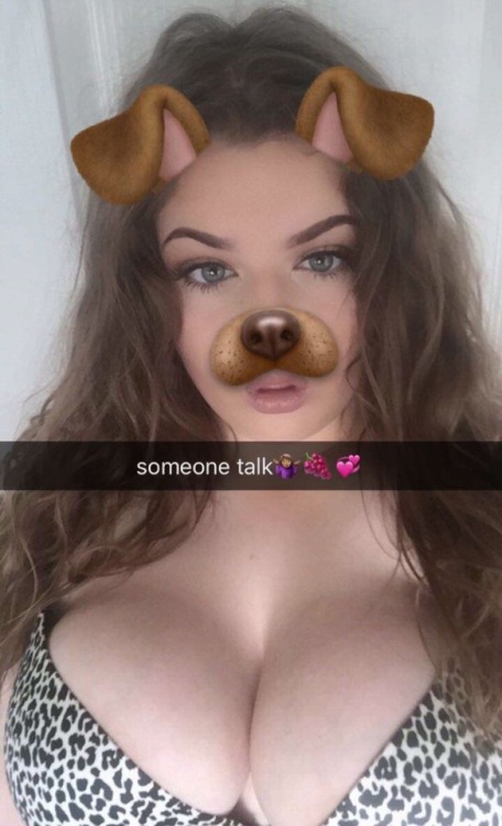 aaronmacleod411:  Snapchat hottie wants to chat!