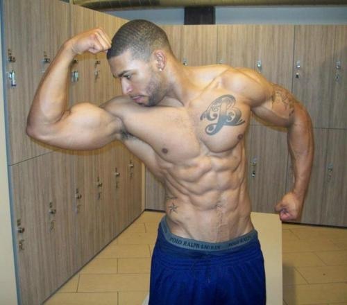 lovedirty:  Now here’s a whole lot of man