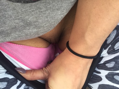 tifffancyxx:  When you’re horny in your car at red lights..