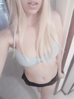 angelprovocative:  Hi, I’m Angel ♡  This girl is so fucking beautiful go follow her