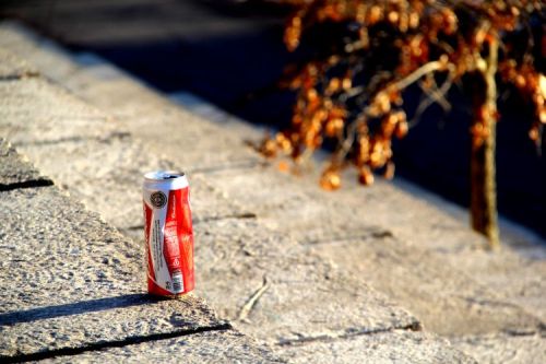 mayumipops:Probably gonna get back into photographing neglected canned drinks again. I took these ph