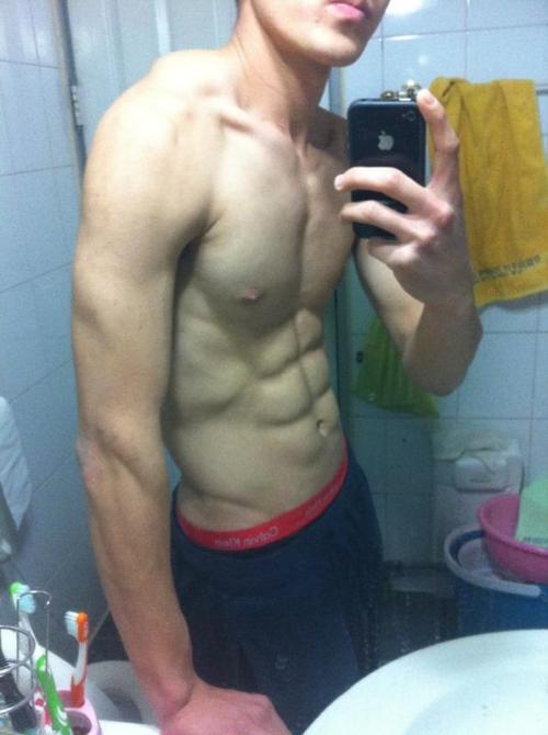 http://gaykoreandude.tumblr.com/post/104527096788