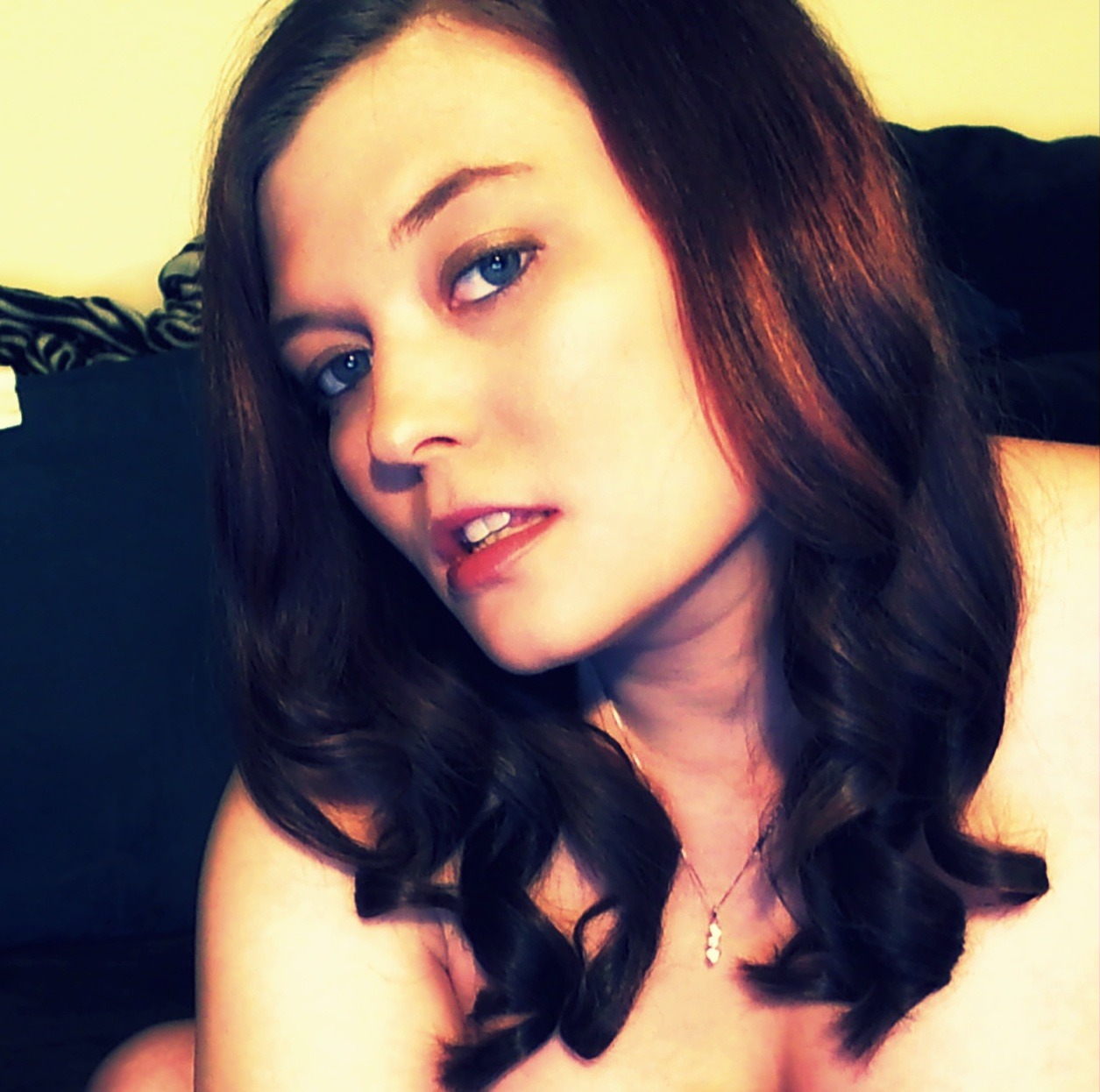 lauraleigh-mygirlfund:  New photo for you guys &lt;3 I’ll be around all night