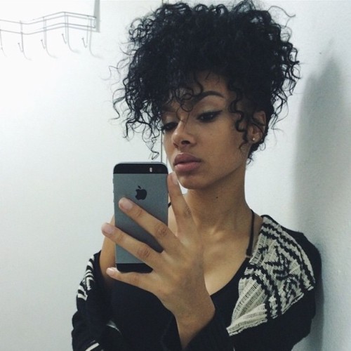 bombshellssonly:  @mazafindamedium 
