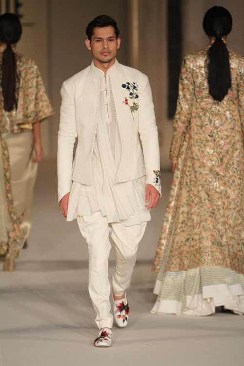 menandfashion: ROHIT BAL Summer/Resort 2016 collection LAKMÉ FASHION WEEK