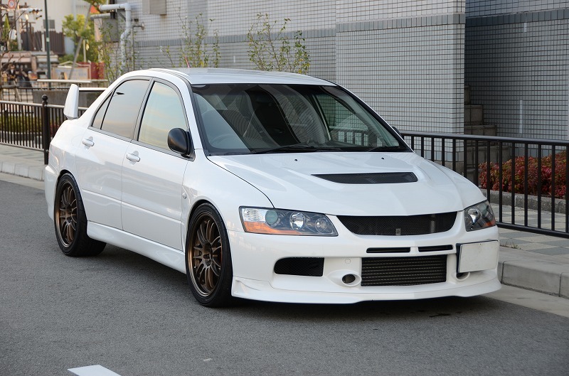 jasonkha:  2006 EVO IX on Volk RE30s.