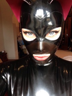 nicewoman-jamie:Latex and rubber clothing