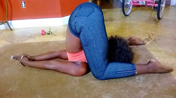 jiveflavoredturkeysandwiches:   lmsig:  wow  Lookit her fuckin skin man 
