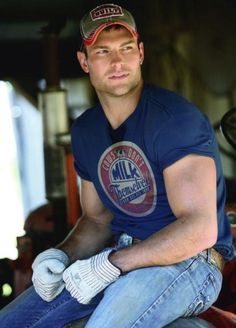 Hot Farm Boy Muscle Jocks   Live Muscle adult photos