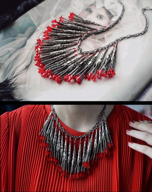 DIY Dracula Necklace from Quiet Lion CreationsI have mentioned before how much I like Quiet Lion Cre