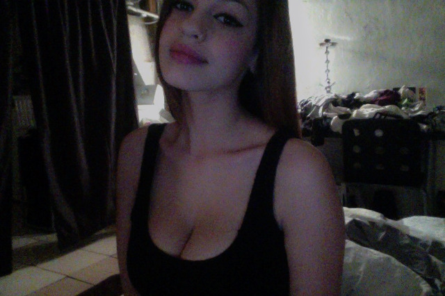 dontknoww-dontcare:  somebody say hi. its boring over here  how can you be so gorgeous