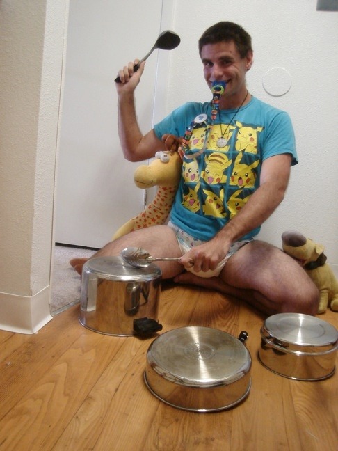 littlebabydee:  Daddy said I could help him with makin’ dinner tonight~ =3 