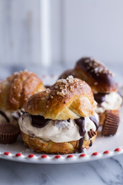 boozybakerr:  Caramel Peanut Butter Cup Soft Pretzel Ice Cream Sammies with Hot Fudge   *-*