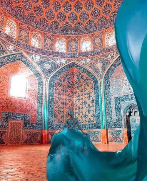 Every corner of this mosque is full of detail , it’s definitely a magical place! Location: Isf