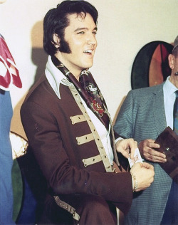 burning-love-for-elvis-presley:  Press conference