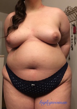 bbwsrock:  black-dd-mamba:  biglegwoman:  Tummy Tuesday!   Submit your own - http://biglegwoman.tumblr.com/submit  OMGGGG BEEE MINE!!!!      (via TumbleOn)  Perfect.