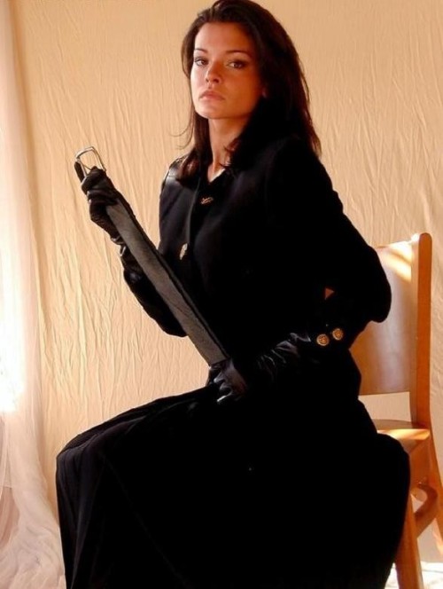 ladieswhospank:  “Take everything off Paul. ………….Yes I do mean everything………….. That’s right. 