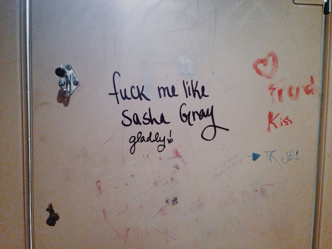 al3xithymic:  c&amp;b bathroom stall 