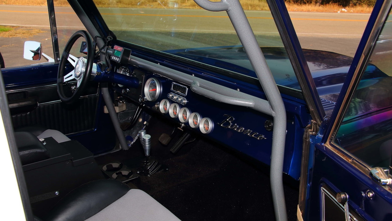 utwo:  1975 Ford Bronco © mecum