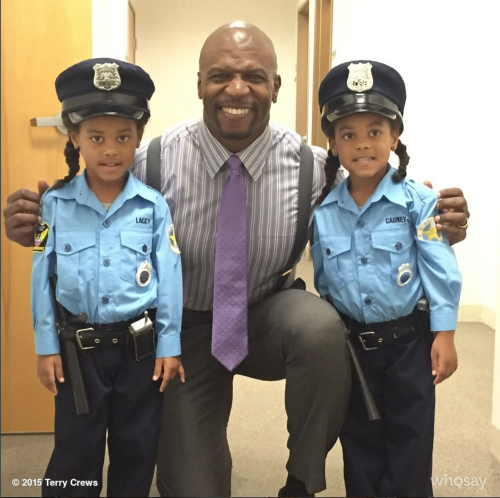romantic–stylez:terrycrews: So proud of Kelsey and Skyler Yates who play my twin daughters Cagney &a