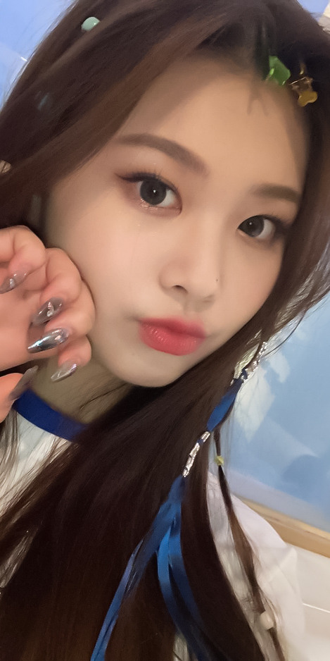 Swan (purple Kiss) Lockscreens !!