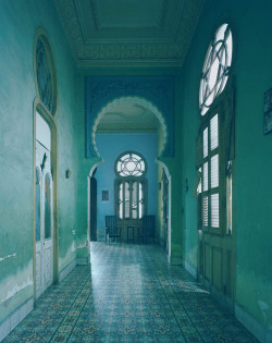 blue-voids:  Michael Eastman - Cuba, 2010 