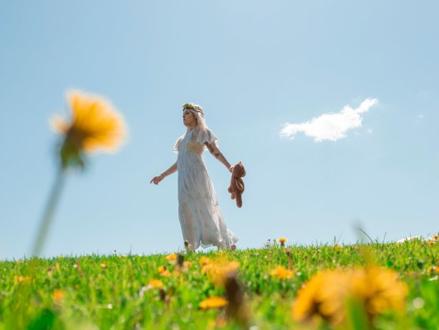 The May Queen walks alone.
Edits by @lxephoto