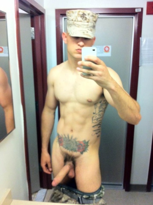 straightdudesexting:Big Dick Marine