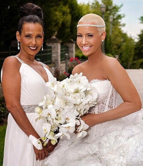 celestialsailorscout:  flyandfamousblackgirls:  thadominoeffect:flyandfamousblackgirls:Amber Rose’s Mother Dorothy Rose & Amber on her wedding day with her mother.  ”..but Amber Rose ain’t black!”  😒  right  just when i saw somebody be