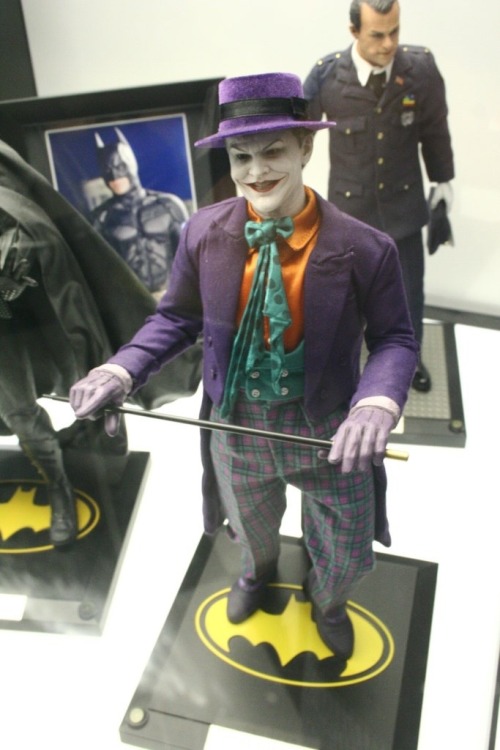 longlivethebat-universe:  Batman themed American Diner in Moscow