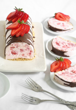 foodiebliss:  Frozen Strawberry SensationSource: